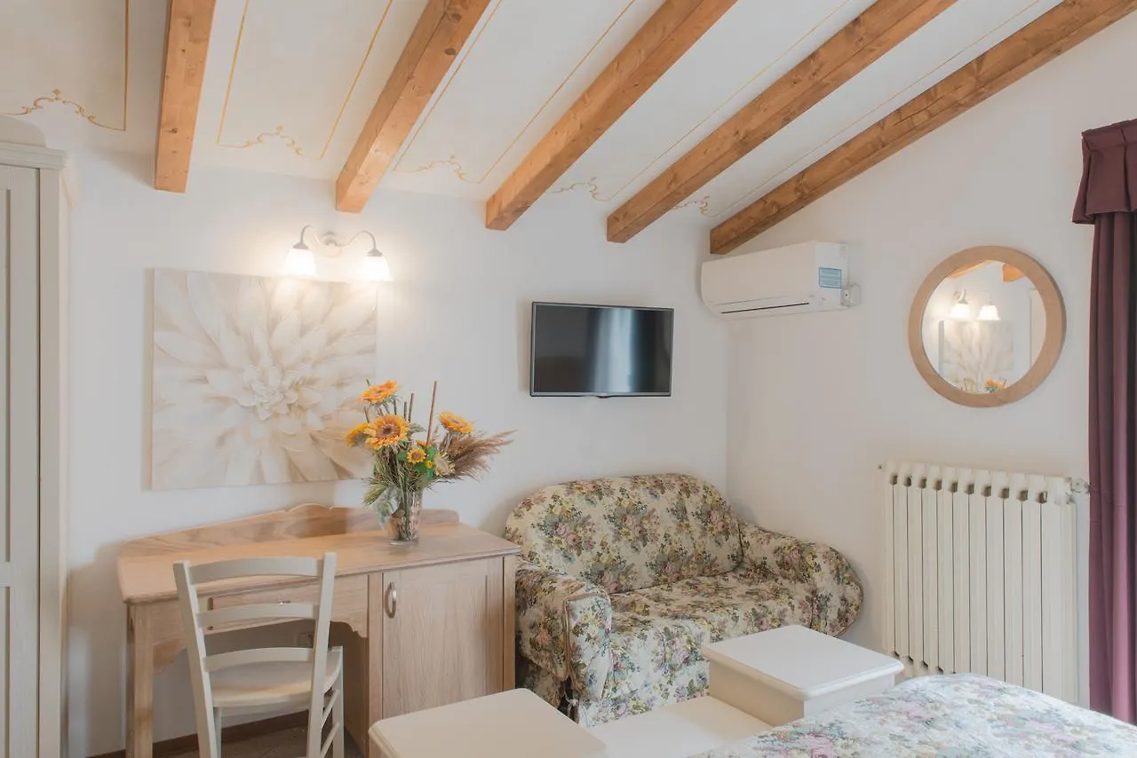 ***  Village Hotel Lucia Tremosine Italy