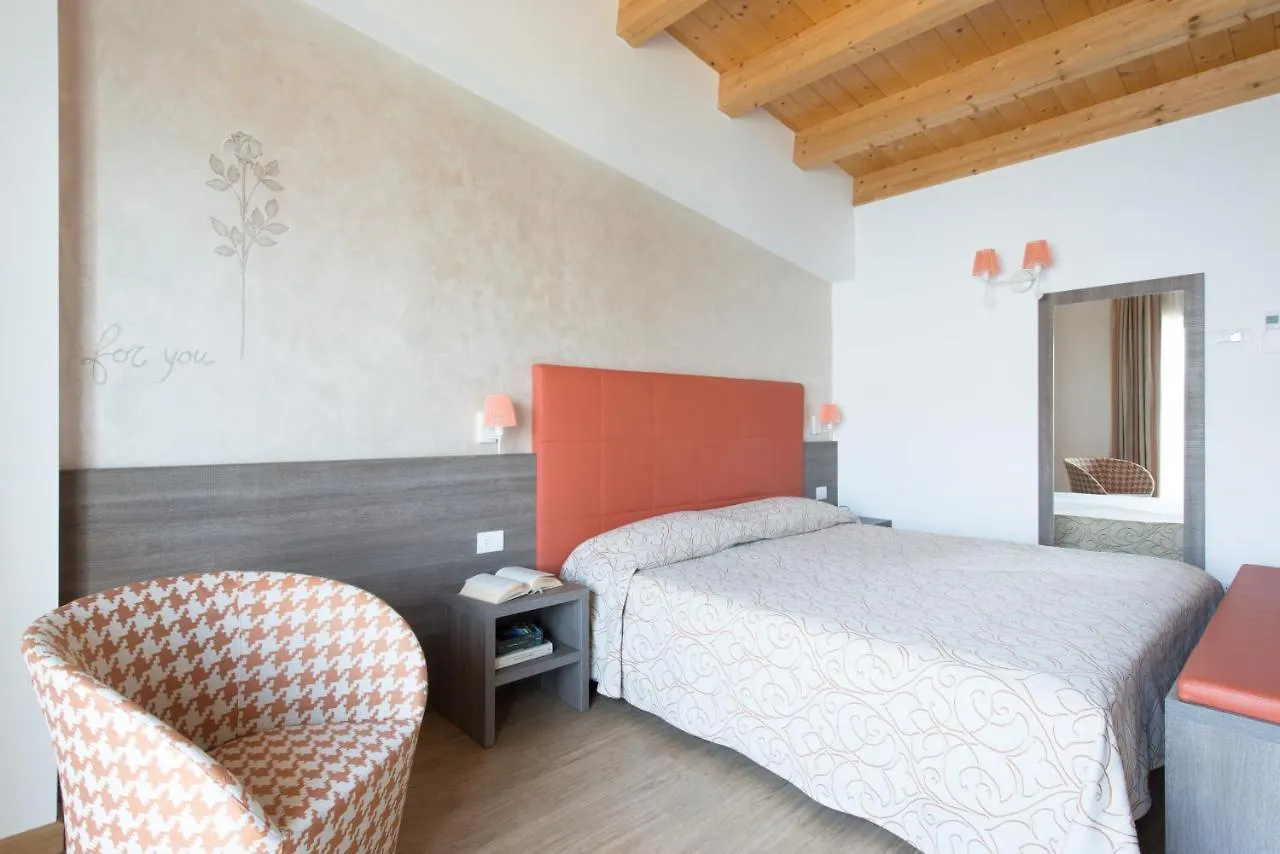 Village Hotel Lucia Tremosine