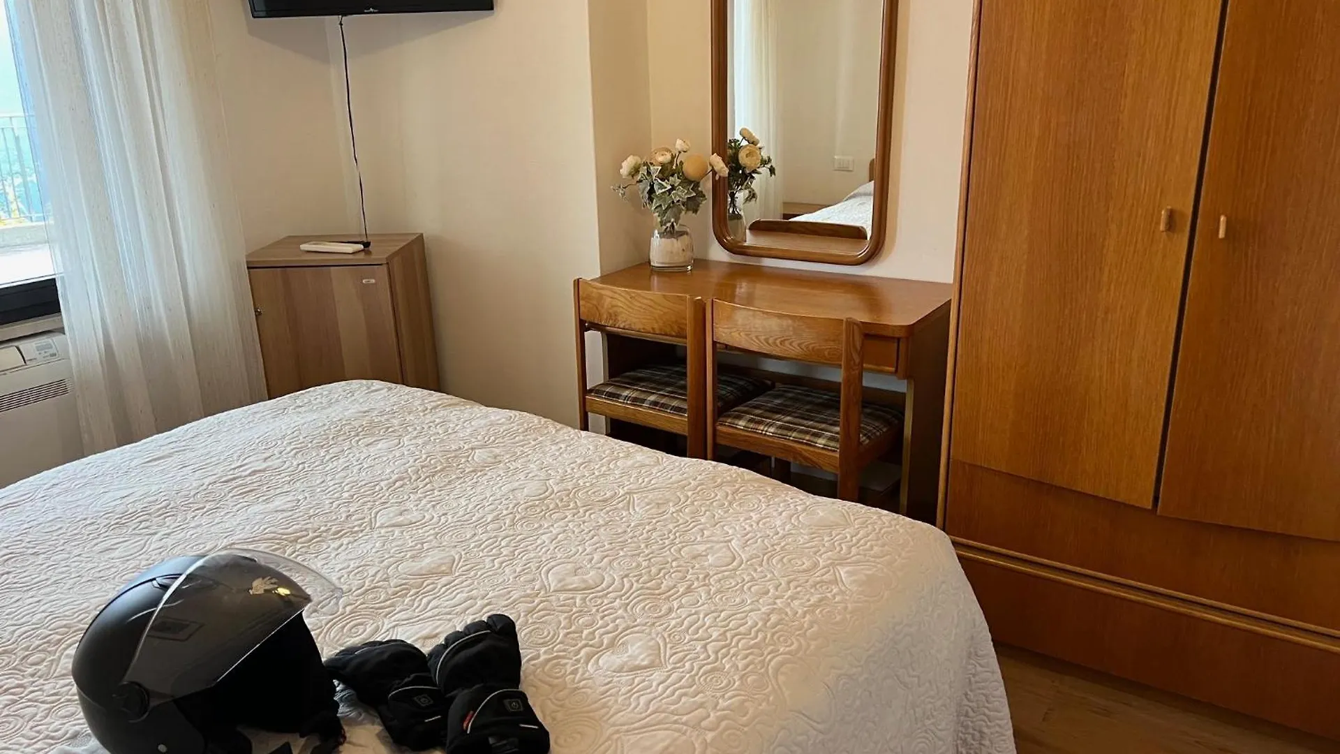 ***  Village Hotel Lucia Tremosine Италия