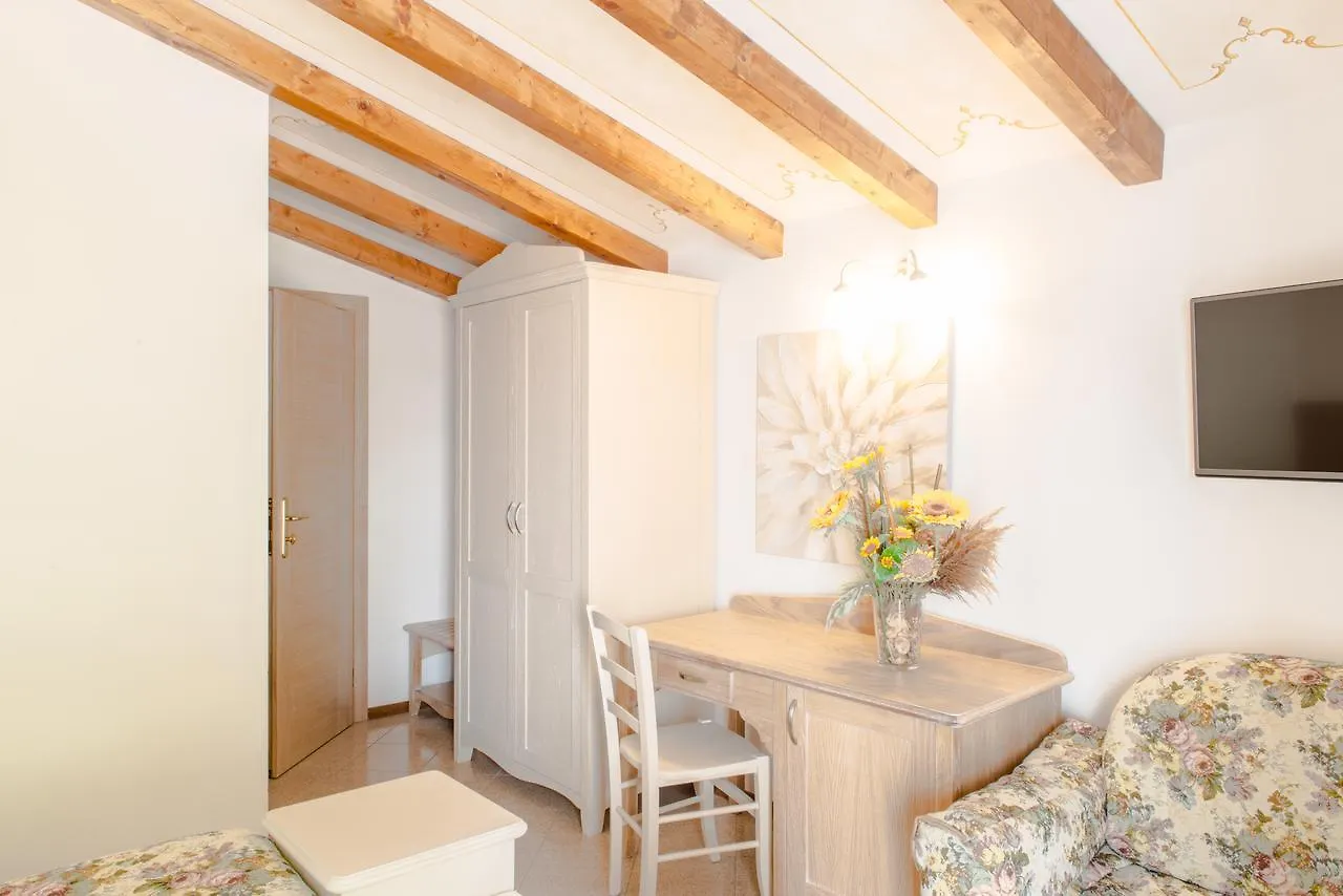 Village Hotel Lucia Tremosine