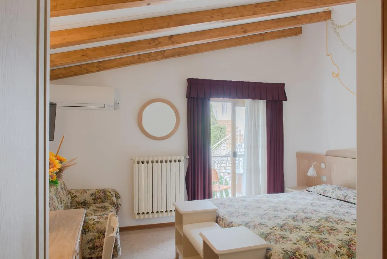 Village Hotel Lucia Tremosine