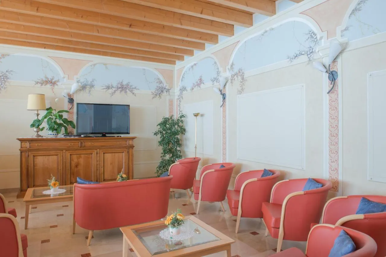 Village Hotel Lucia Tremosine